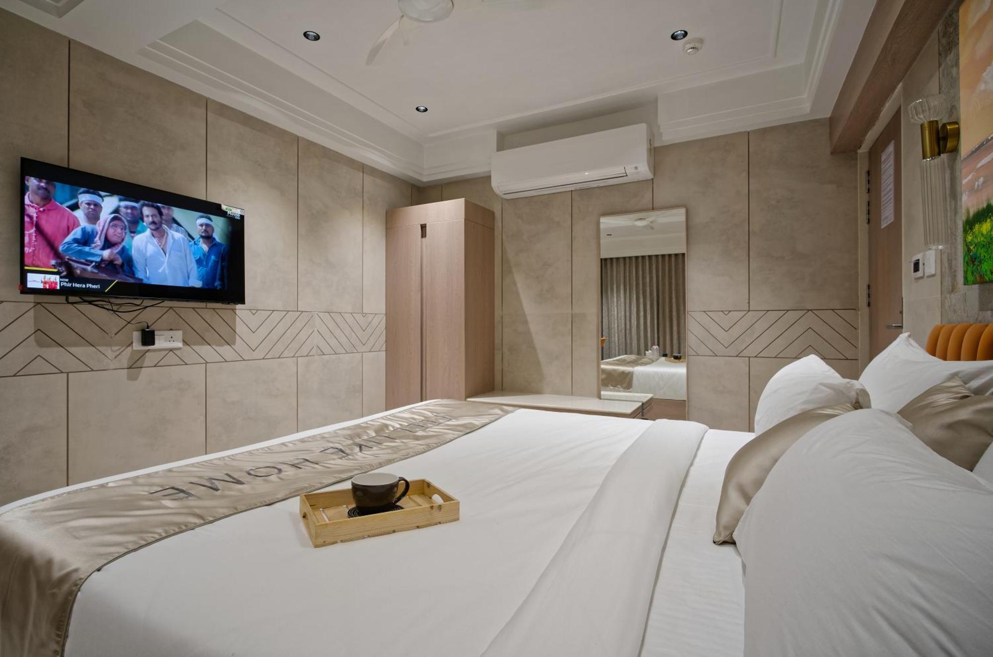 Golden Plaza Hotel Ahmadábád Kültér fotó