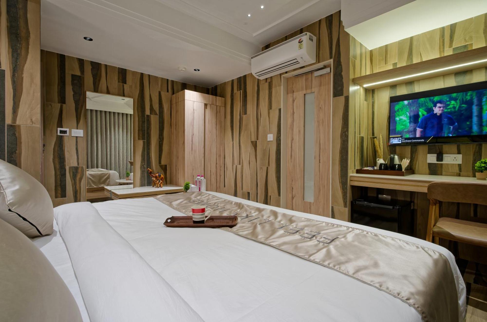 Golden Plaza Hotel Ahmadábád Kültér fotó