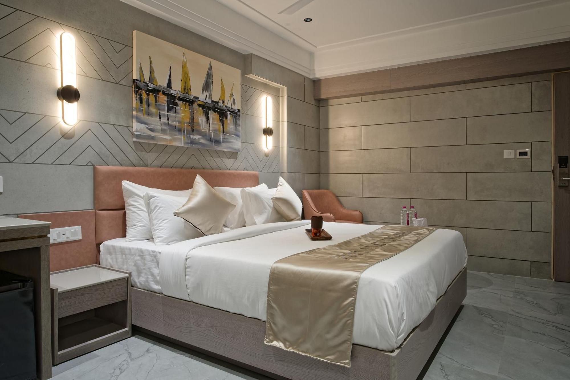 Golden Plaza Hotel Ahmadábád Kültér fotó
