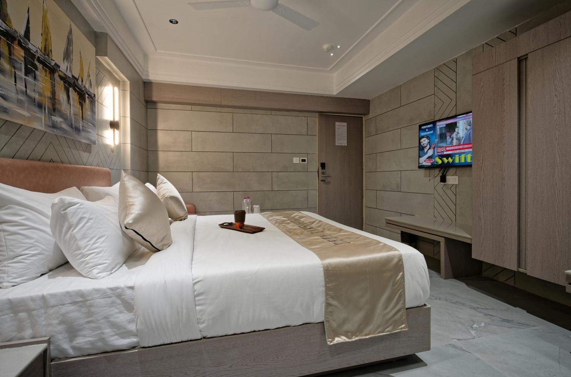 Golden Plaza Hotel Ahmadábád Kültér fotó