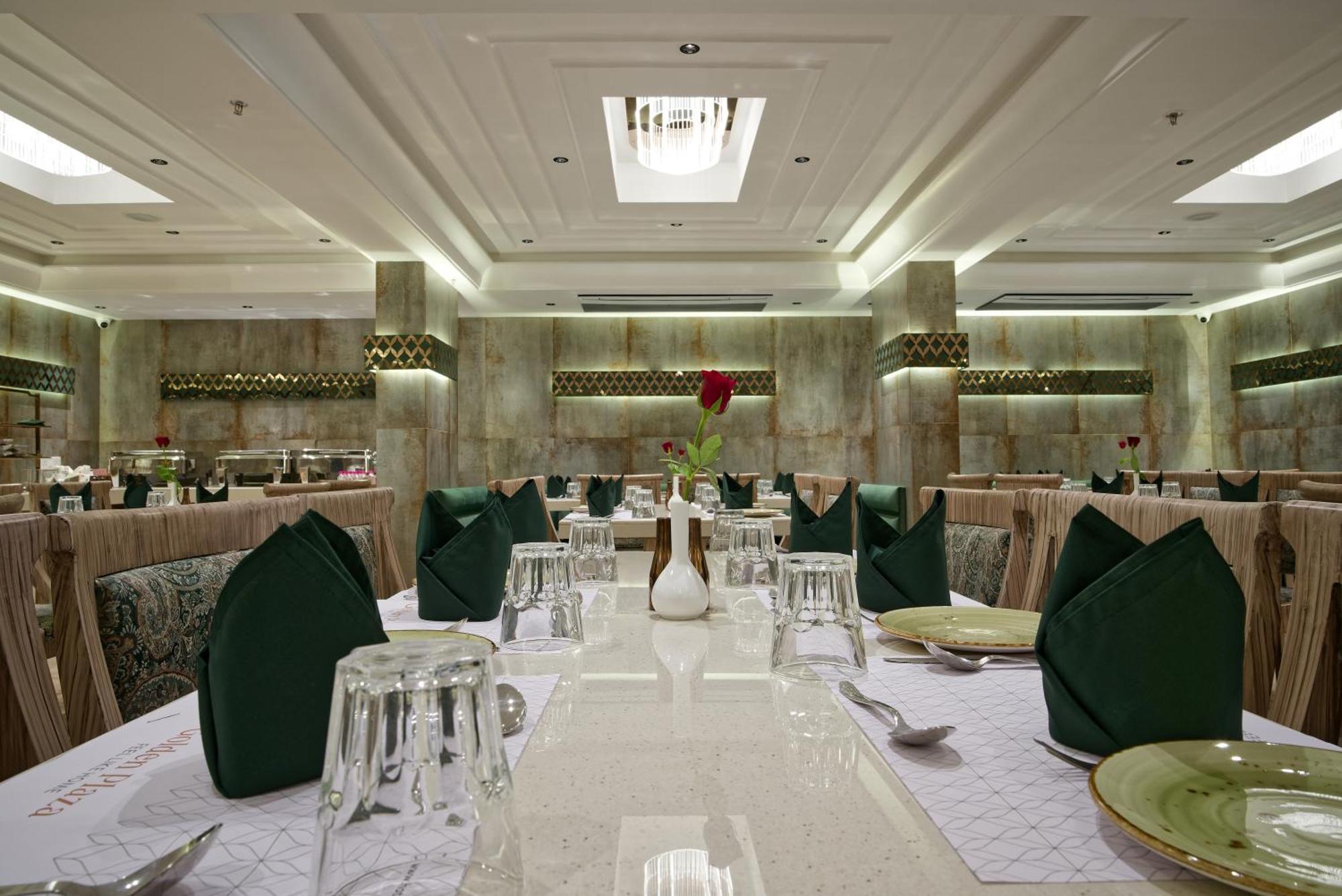 Golden Plaza Hotel Ahmadábád Kültér fotó