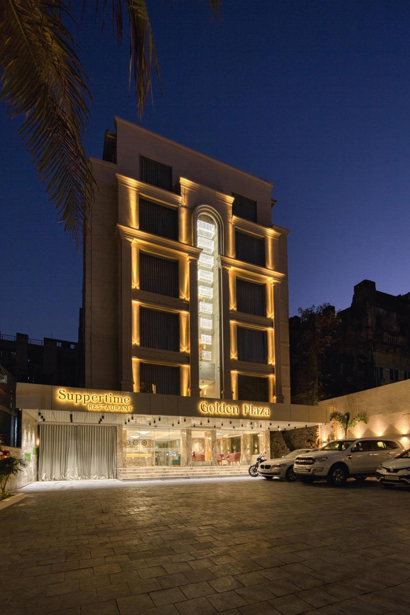 Golden Plaza Hotel Ahmadábád Kültér fotó