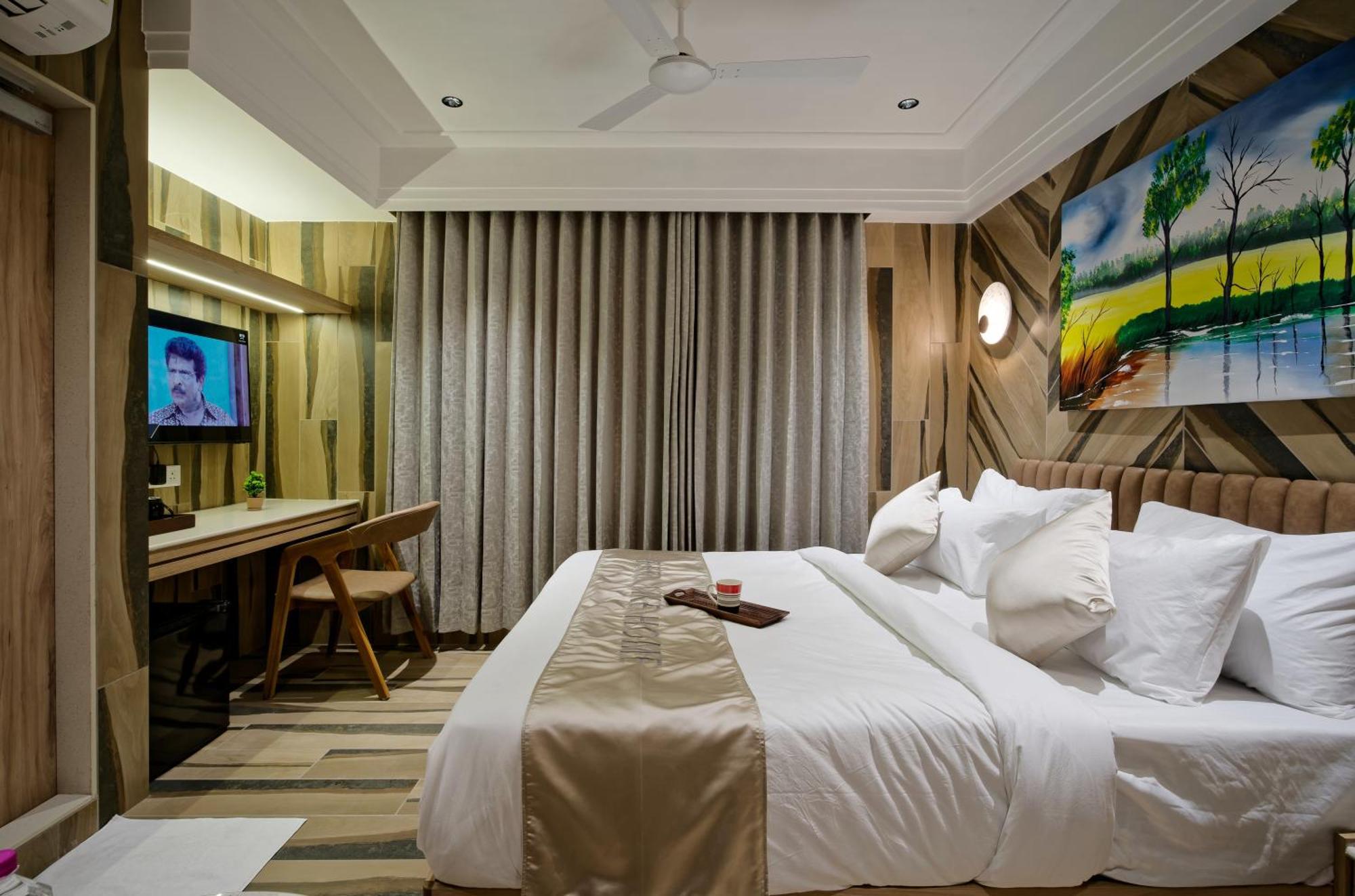 Golden Plaza Hotel Ahmadábád Kültér fotó