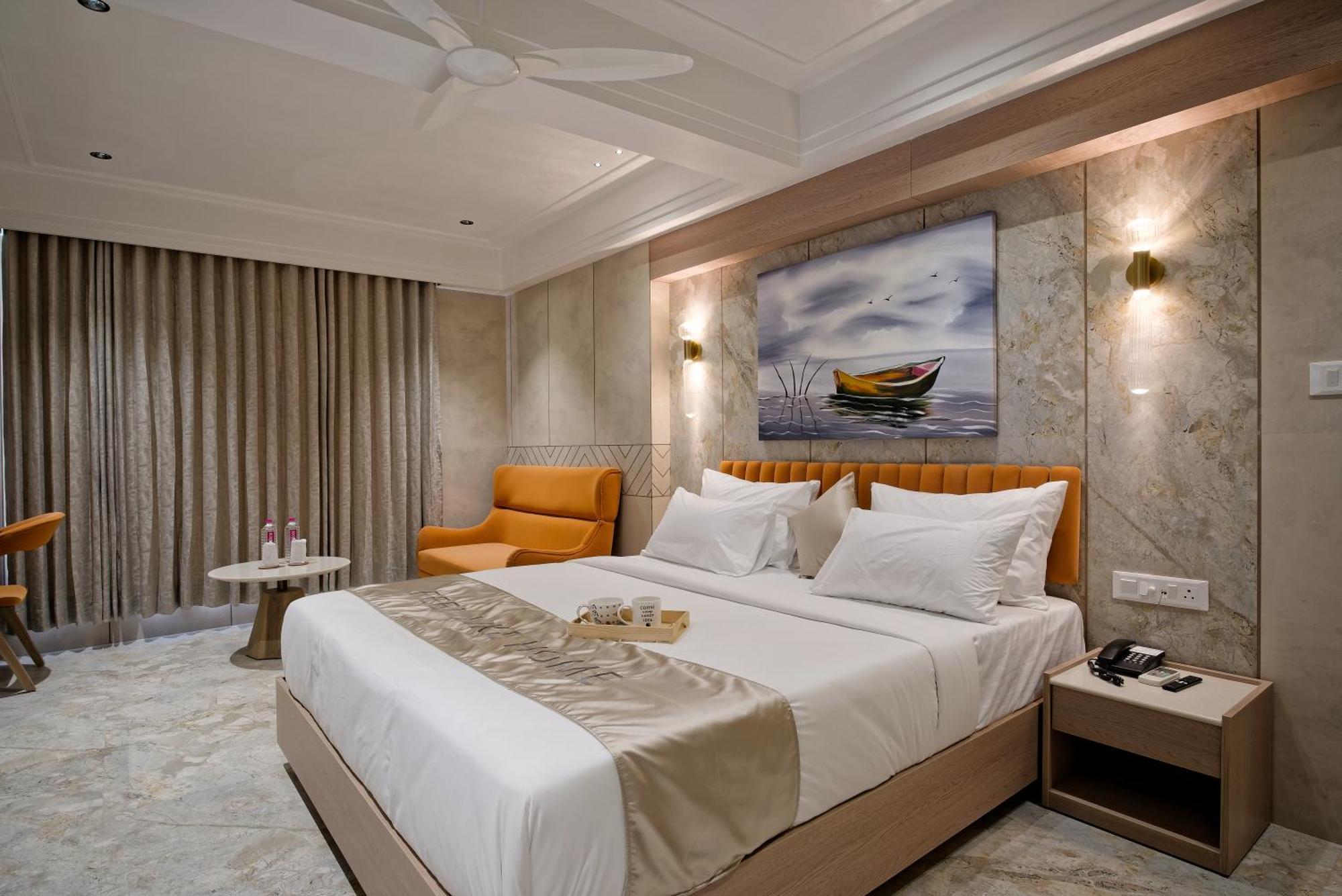 Golden Plaza Hotel Ahmadábád Kültér fotó